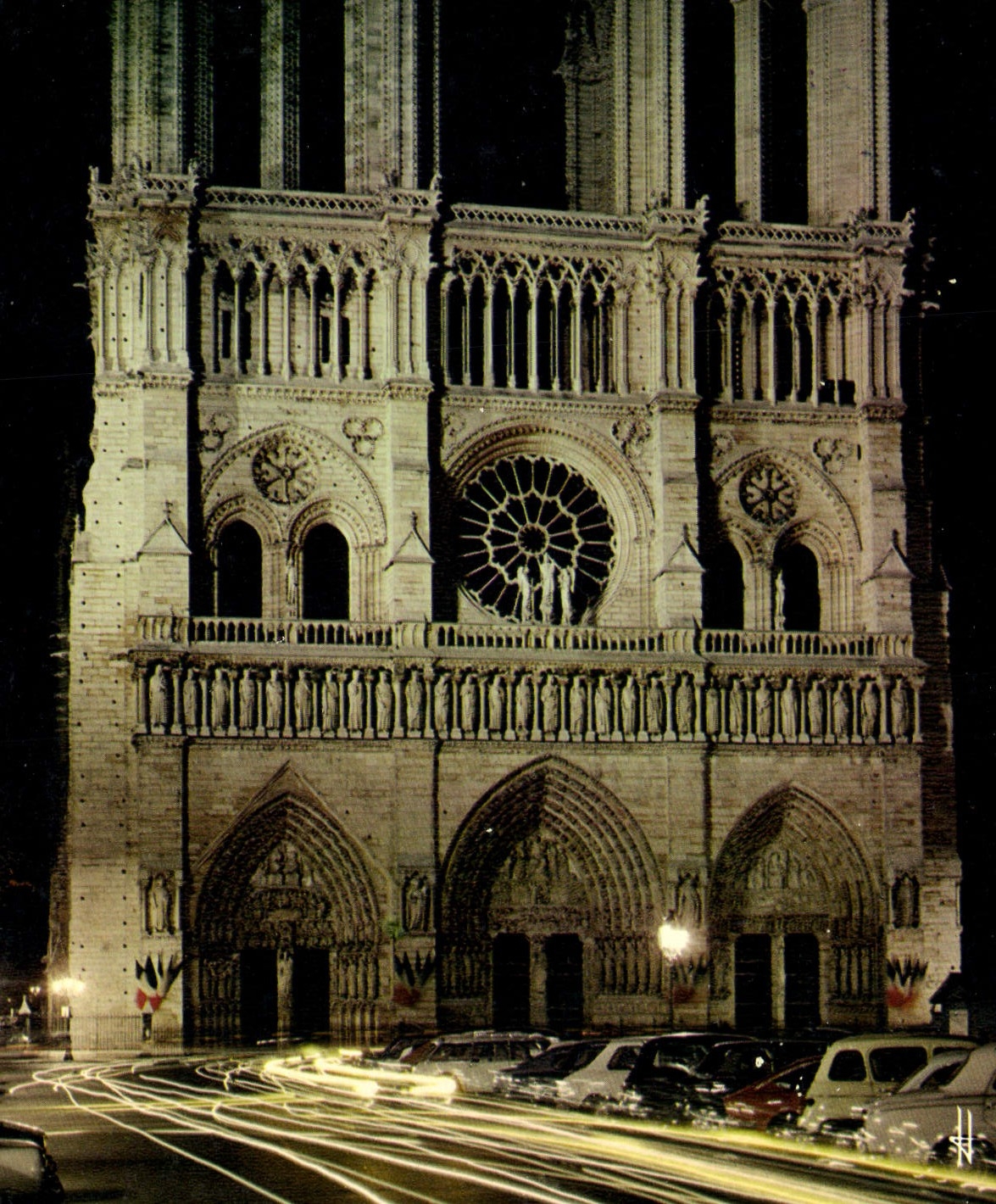 CPM Paris Le Cathedrale Notre Dame