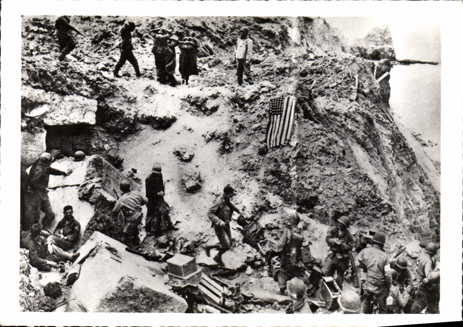 MODERN CARD Grandcamp Les Bains combat of the point of the rock Militaria