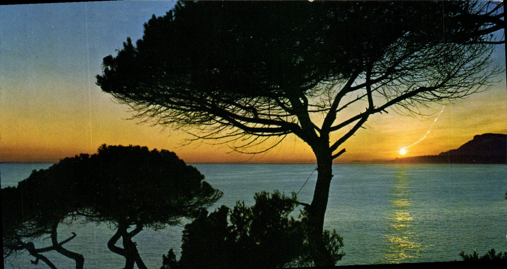 CPM Coucher de Soleil sur nos Merveilleux Rivages