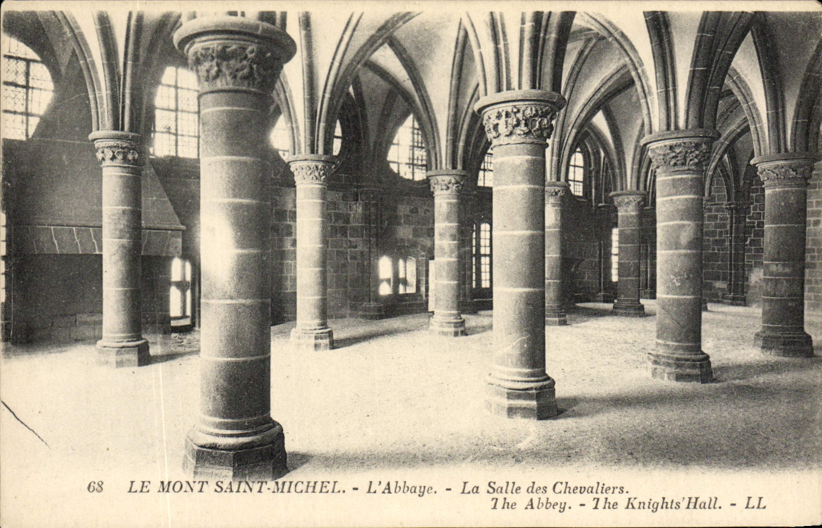 CPA Le Mont Saint Michel L'Abbaye La Salle des Chevaliers