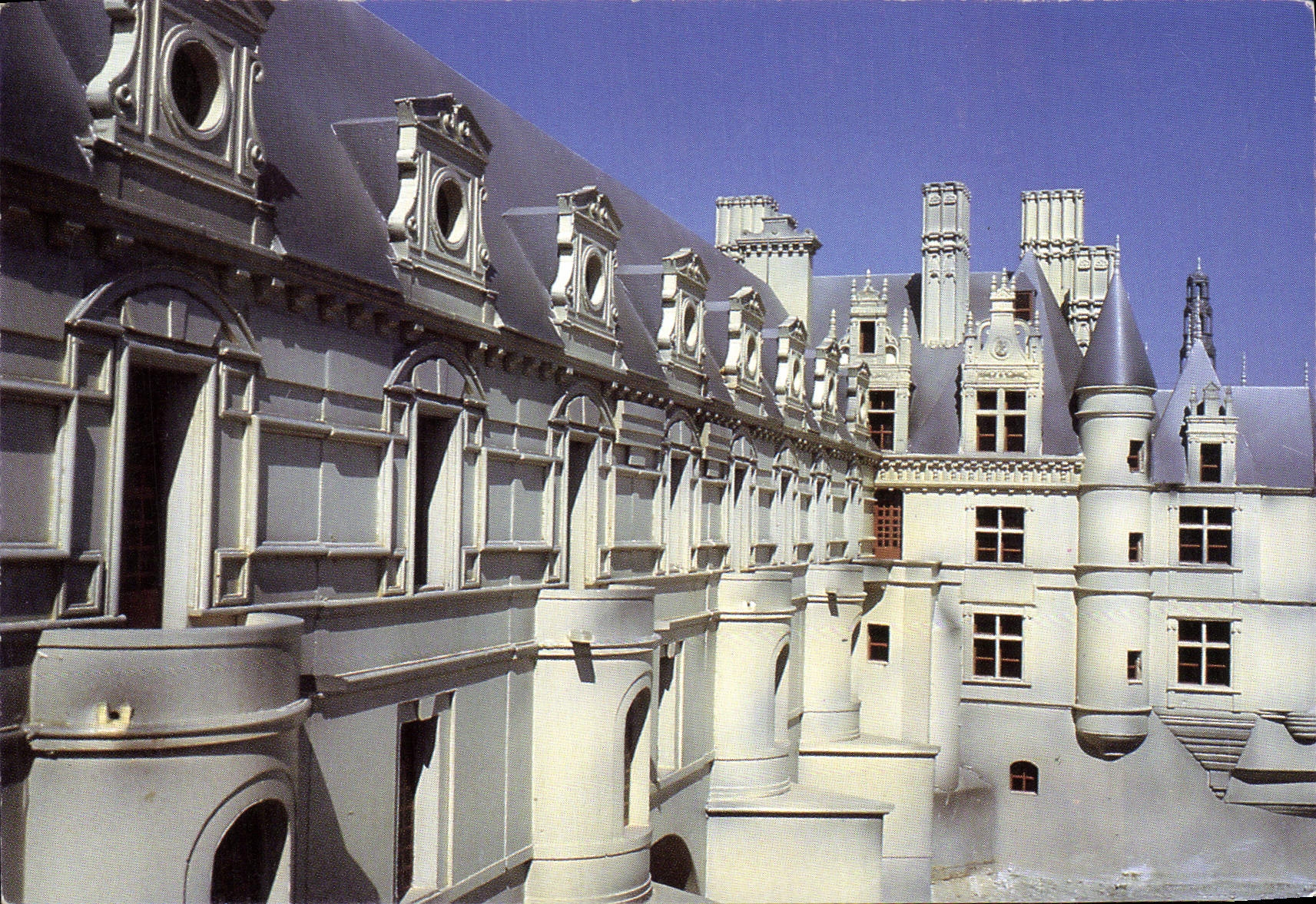 CPM Chateau Elancourt