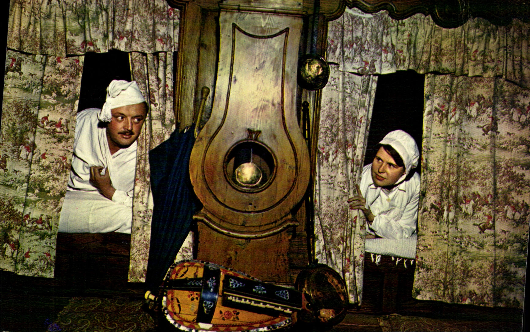 MODERN CARD Folklore Of France Auvergne Picturesque Auvergne And the Folklore