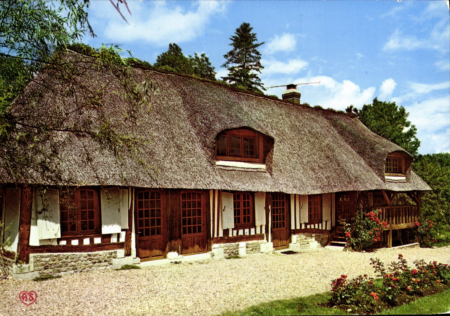 CPM Charmes et Couleurs De La Normandie Chaumiere normande