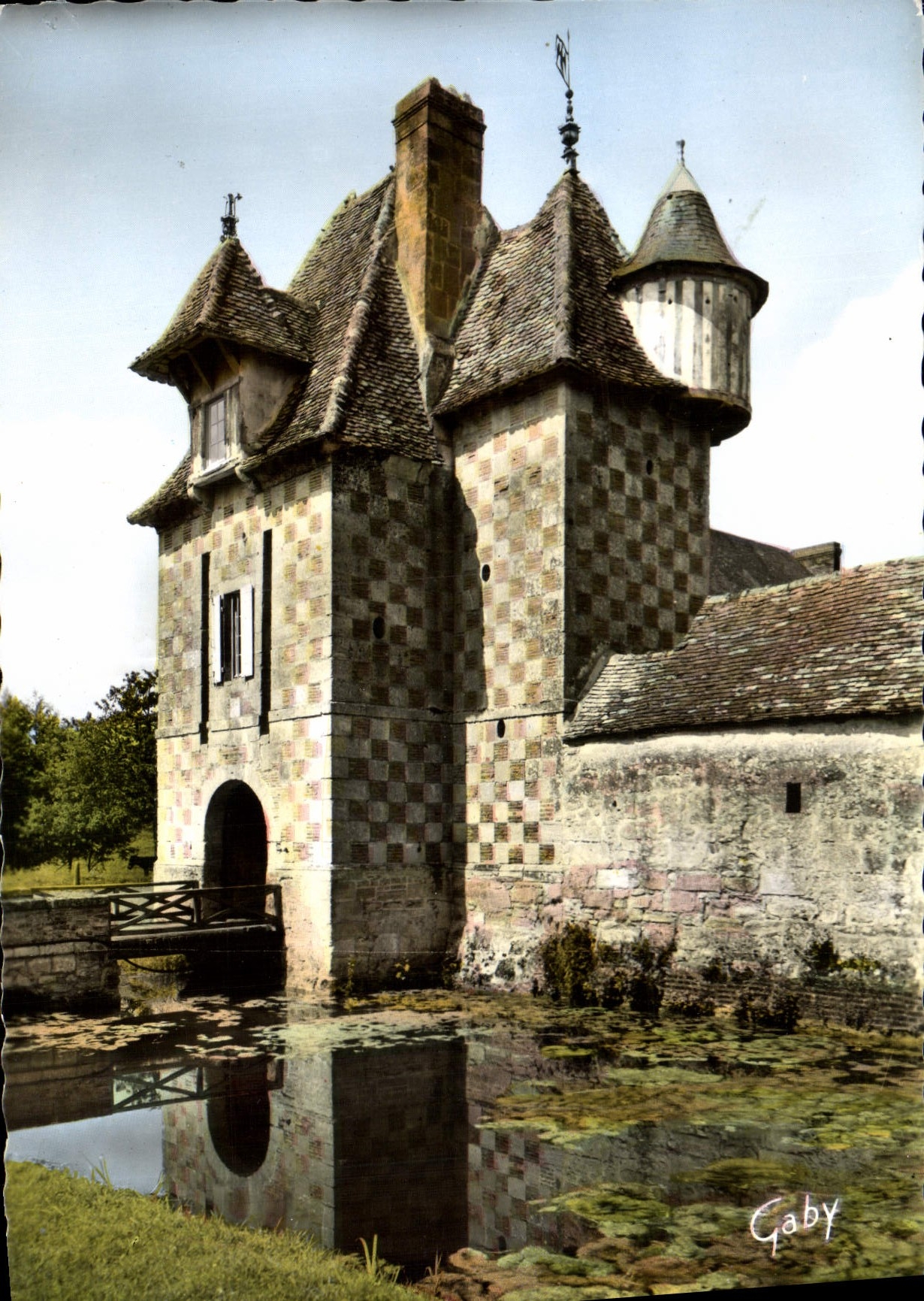 CPM De Normandie Manoir Poterne du Manoir du Bois