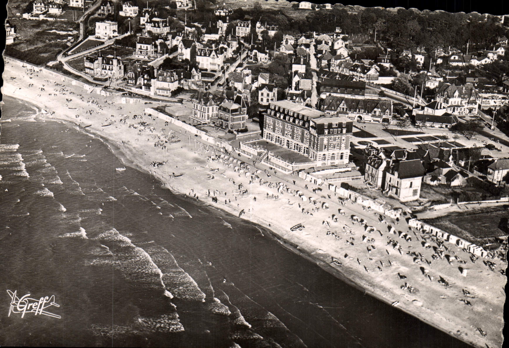 CPM Blonville Sur Mer Vue aerienne La plage