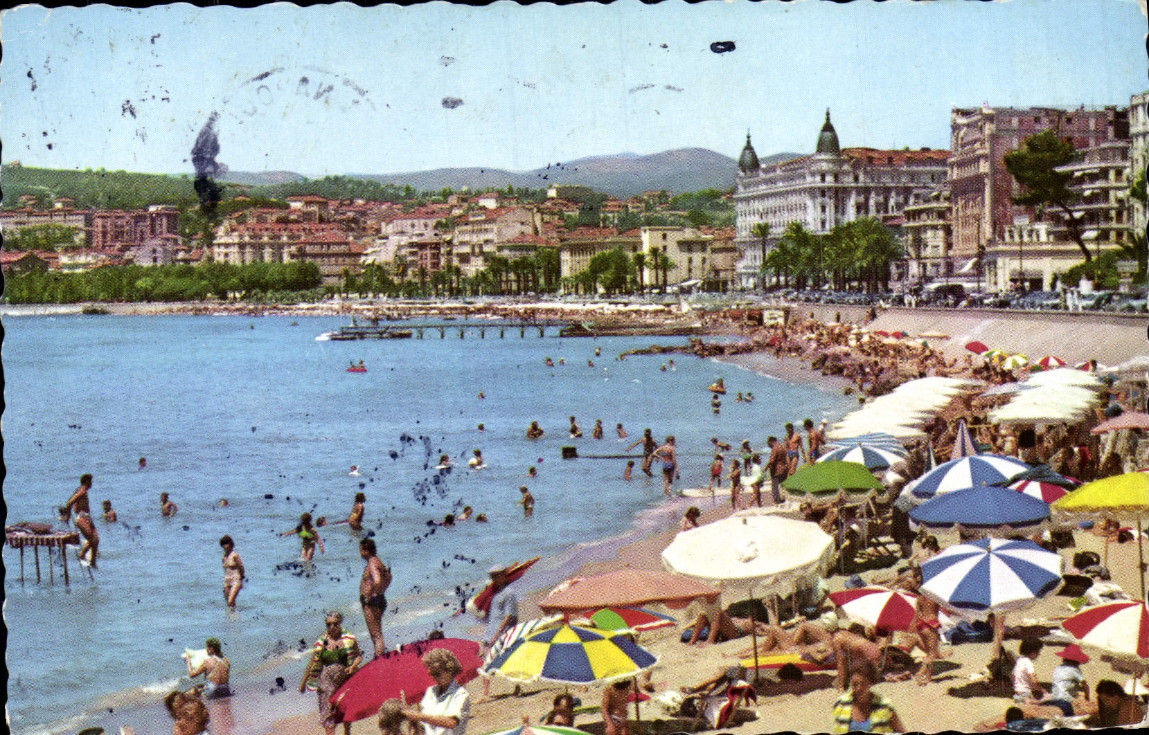 MODERN CARD Cannes Overall picture of the Beach and the Small cross