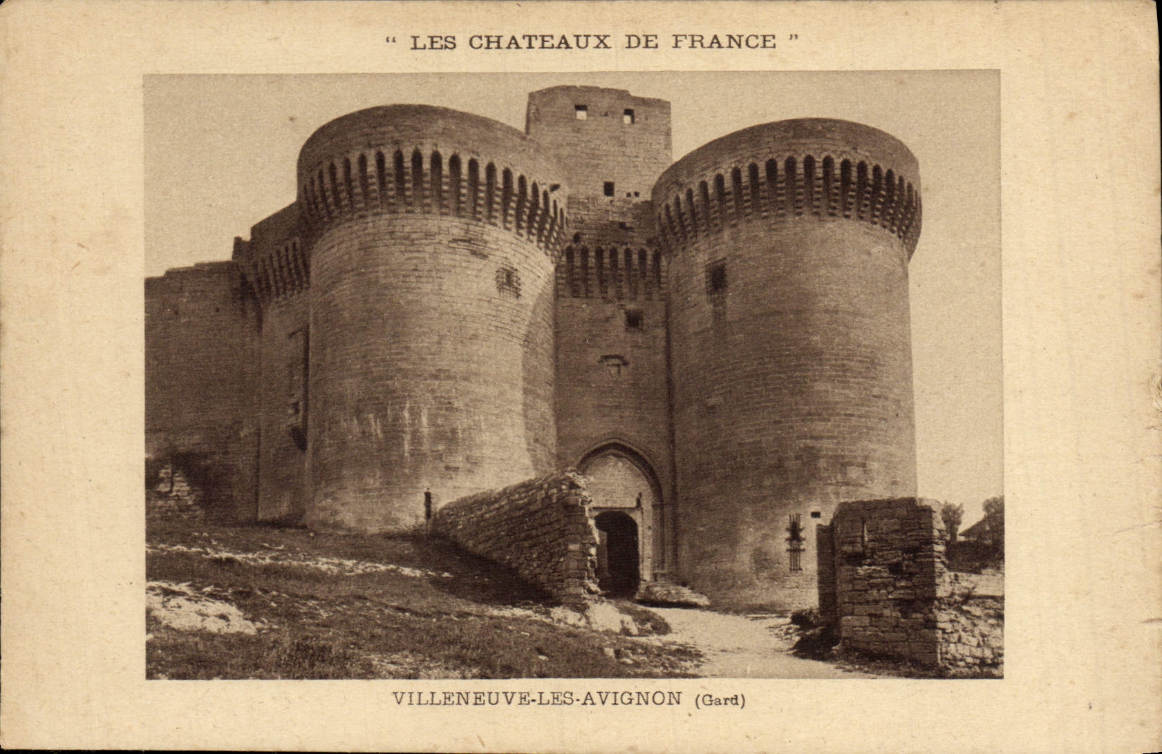 VINTAGE POSTCARD Villeneuve Avignon