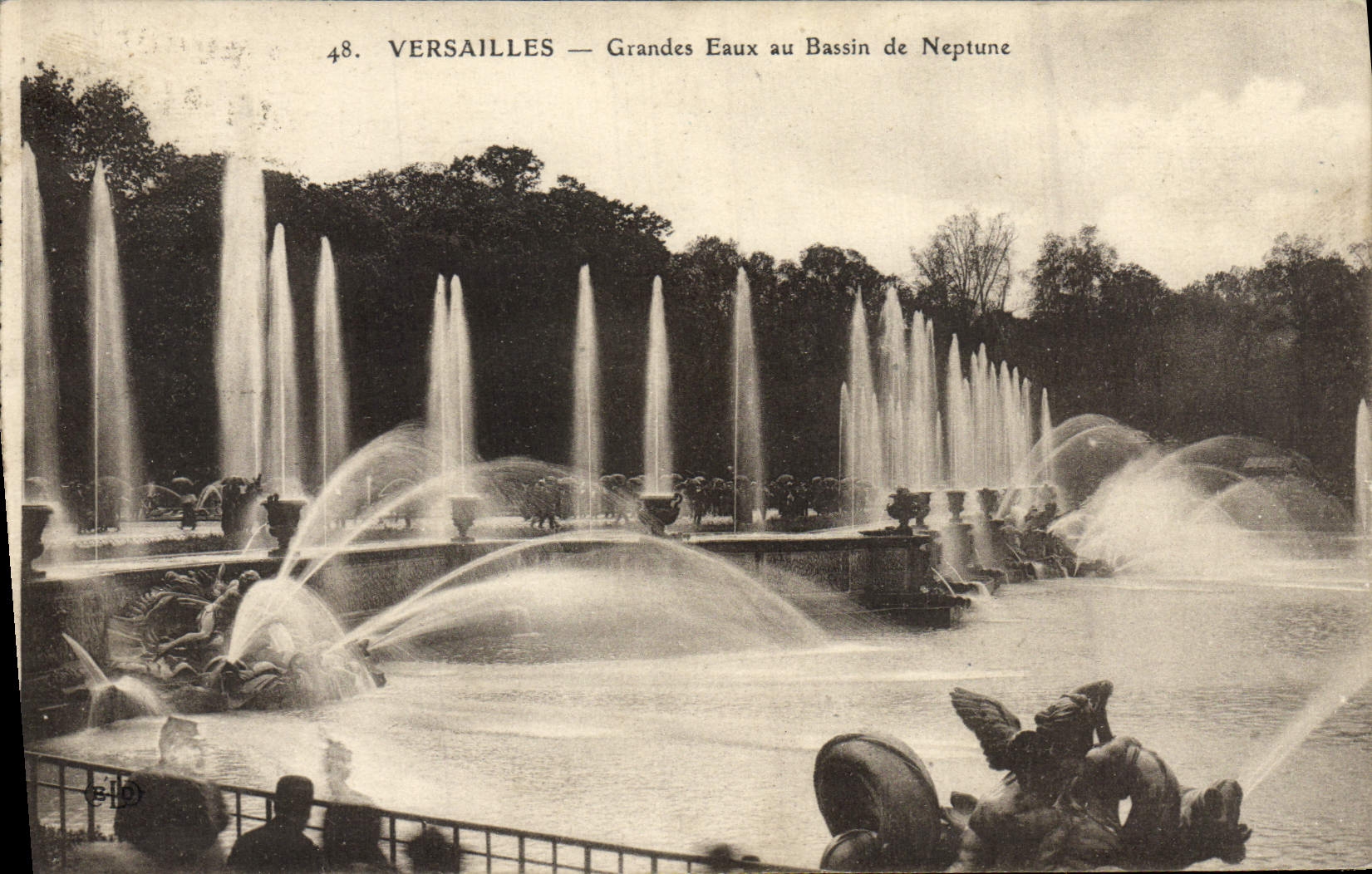 CPA Versailles Grandes Eaux au Bassin de Neptune