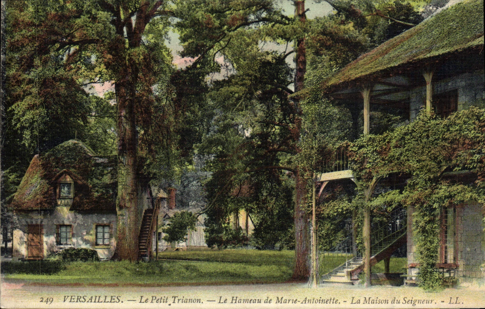 CPA Versailles Le Petit Trianon Le Hameau de Marie Antoinette La maison du seigneur