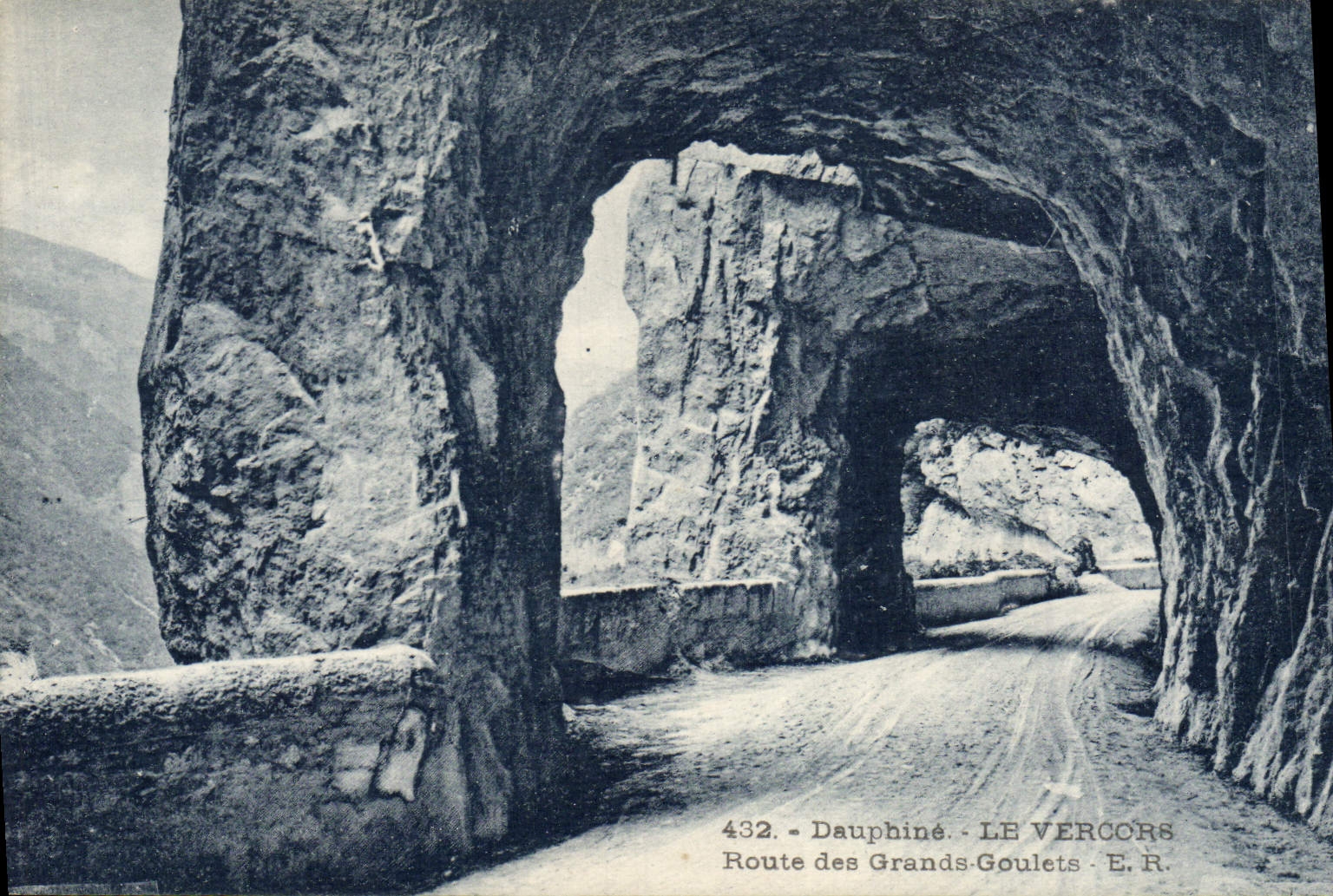 Camino de Vercors de la POSTAL de la VENDIMIA de las grandes piezas estrechas