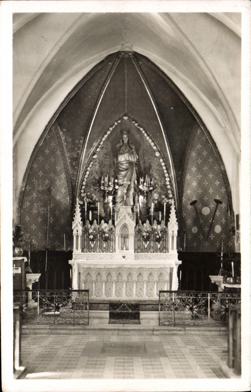 CPM Vindefontaine Chapelle N D De La Salette Interieur Vierge 