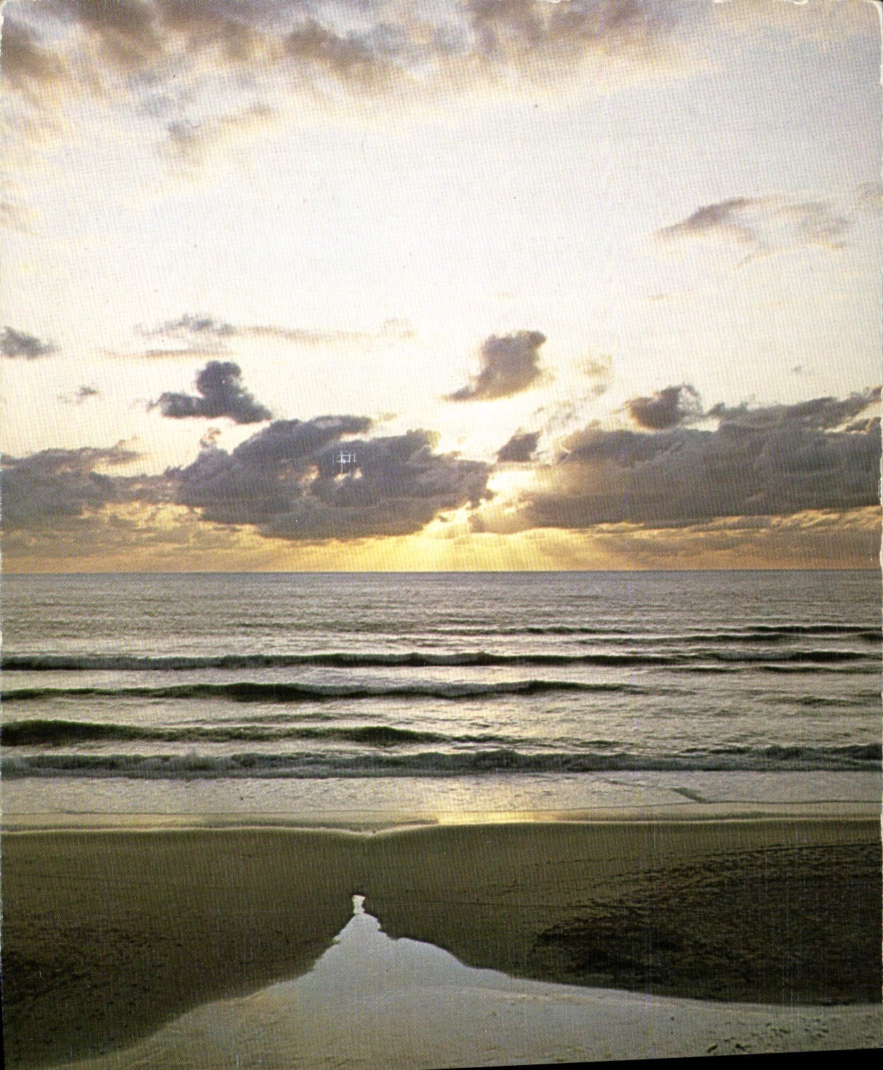 CPM Cote Atlantique Coucher De Soleil Sur La Plage