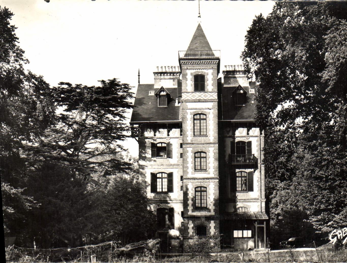 MODERN CARD Houlgate Villa Madeleine Centers Popular education