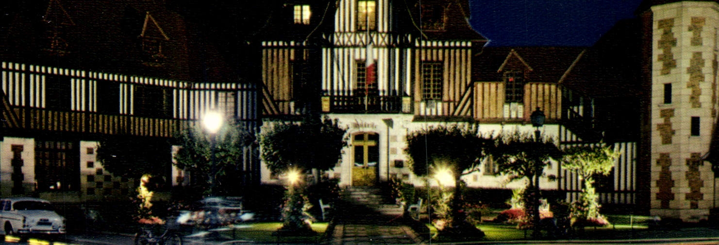 MODERN CARD Trouville Deauville the Town hall the night