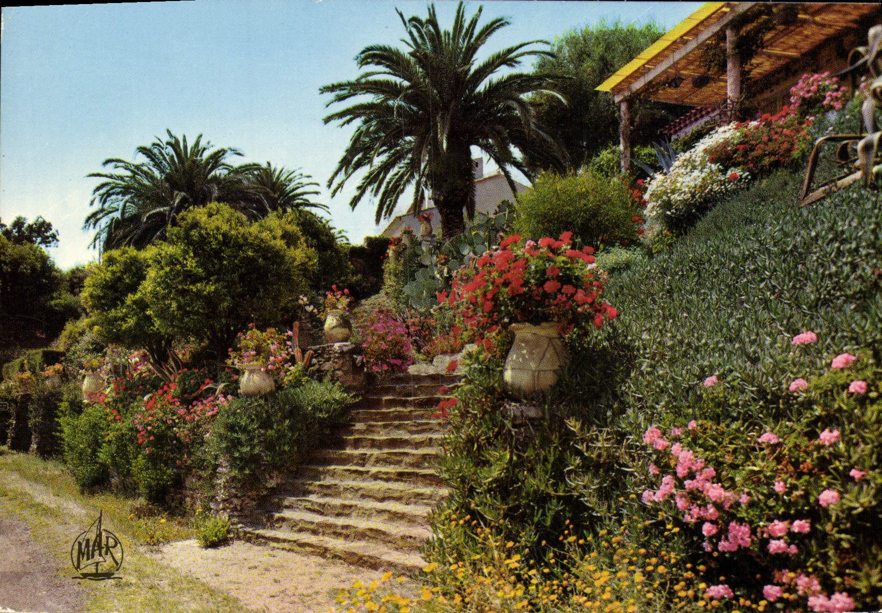 POSTAL MODERNA la dimensión de la escalera azul floreció la casa