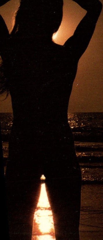 CPM Photo Gourdel Femme Soleil couchant