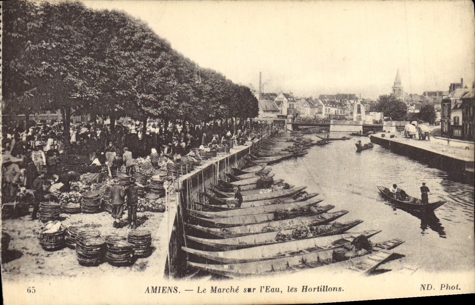 Mercado de Amiens de la POSTAL de la VENDIMIA en el agua Hortillons de I