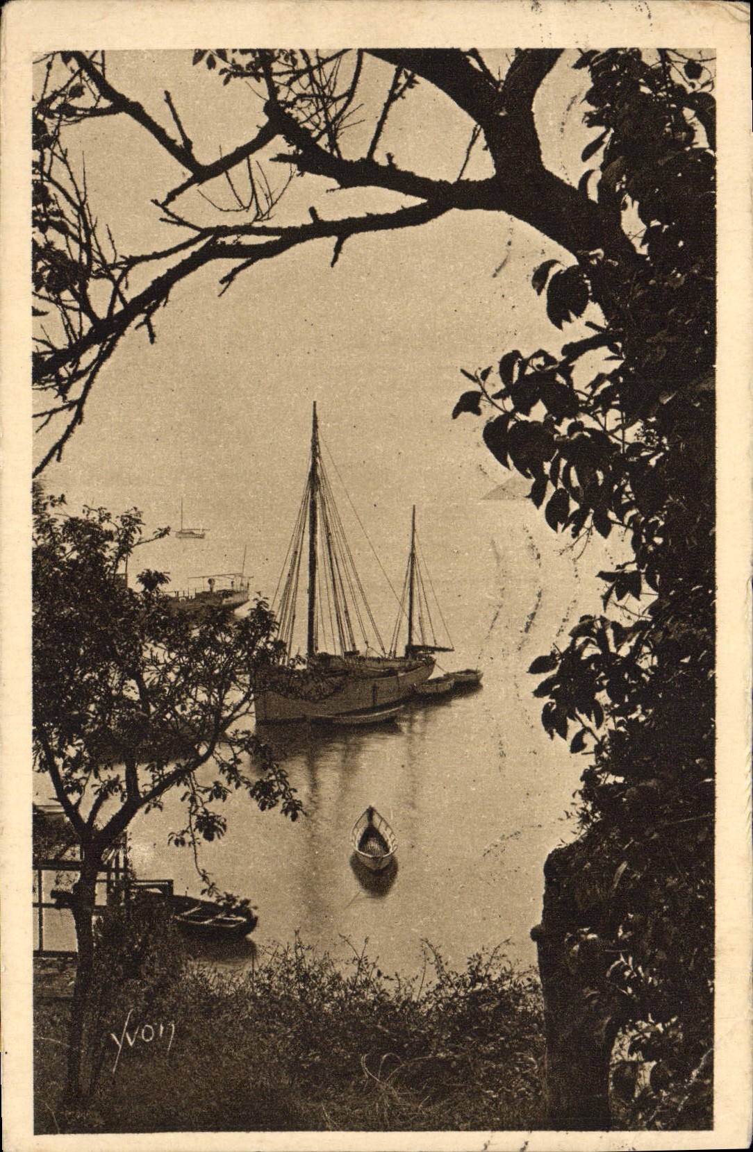 POSTAL Malo santo de la VENDIMIA una esquina del puerto de barco del St Servan