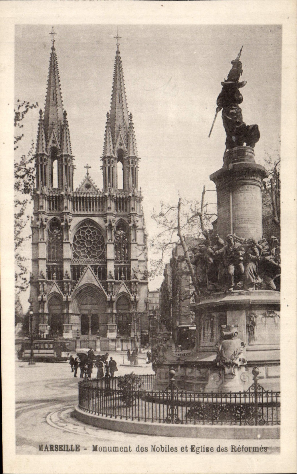 CPA Marseille Monument des Mobiles et Eglise des Reformes