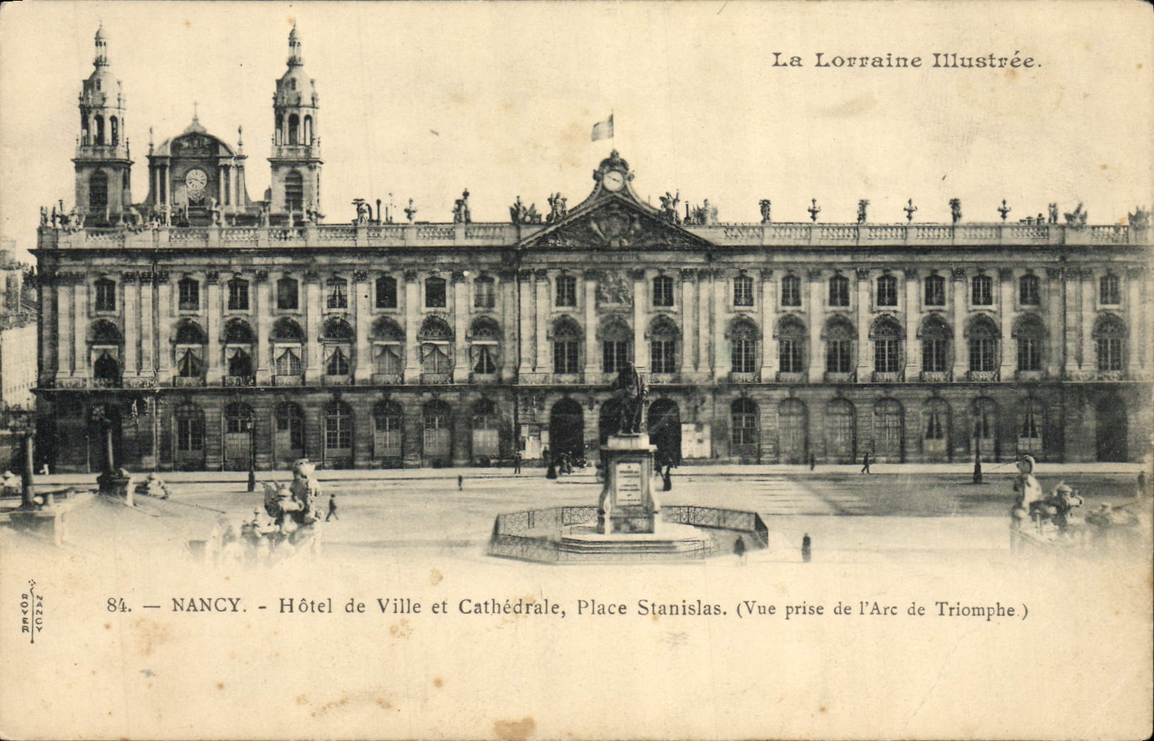 CPA Nancy Hotel de Ville et Cathedrale Place Stanislas Vue prise de l'Arc de Triomphe 