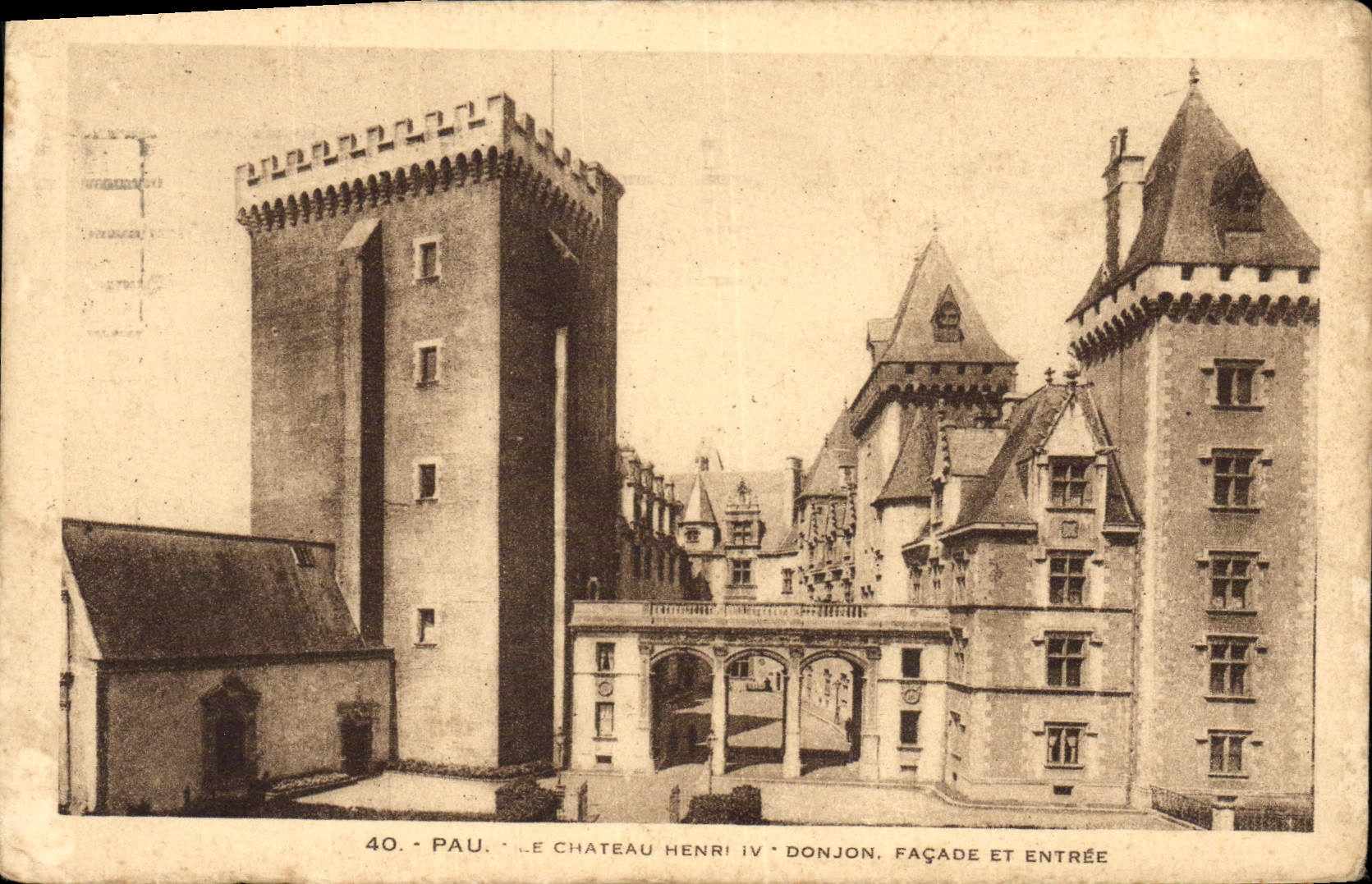 CPA Pau Chateau Henri IV Donjon Facade et entree