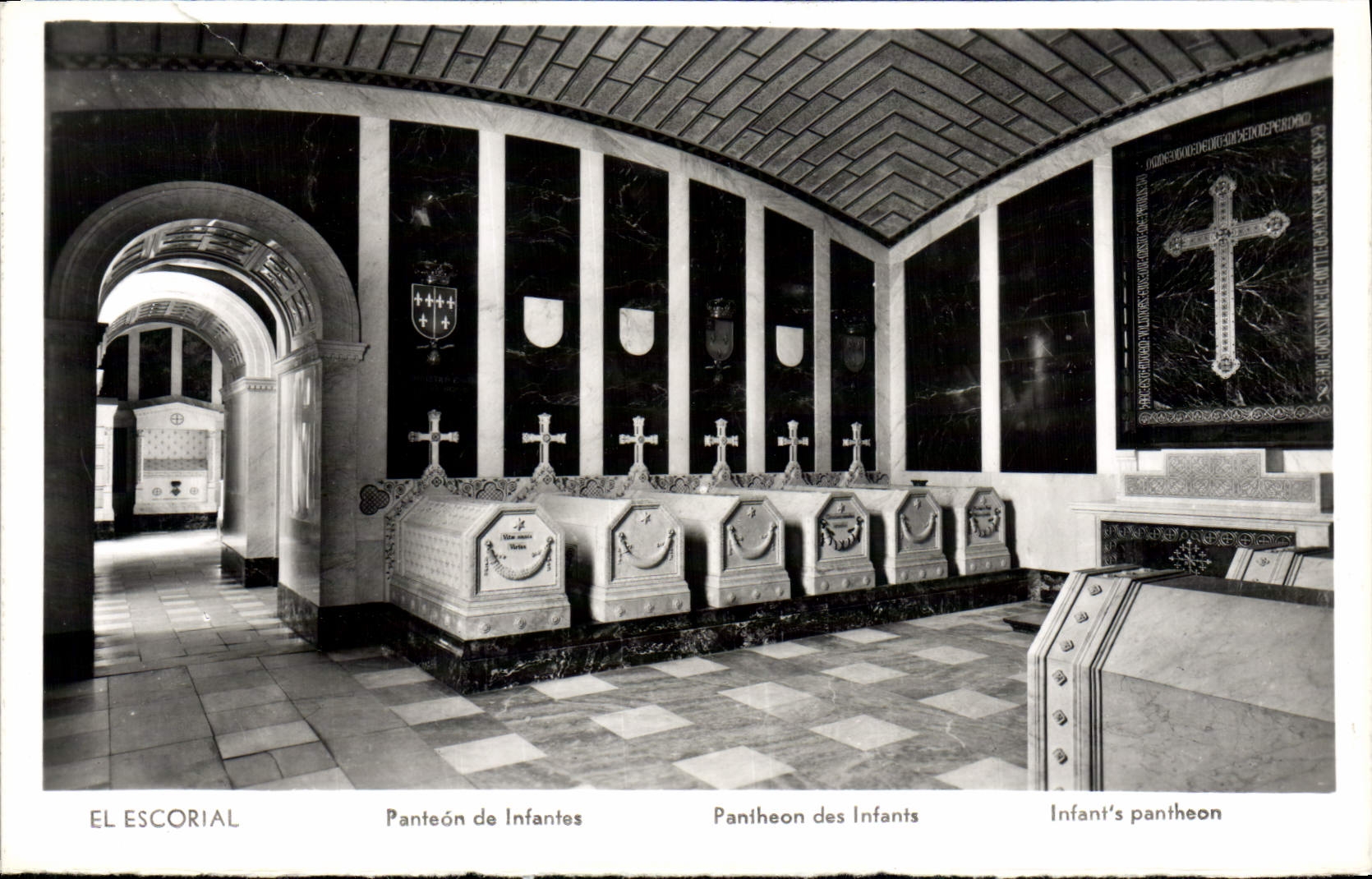 EL Escorial Ponteon de Infantes de la POSTAL de la VENDIMIA