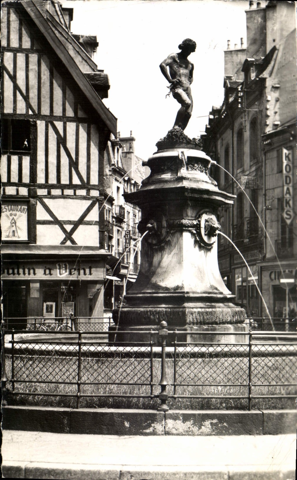 MODERN CARD Dijon Places François Rude Bareuzal