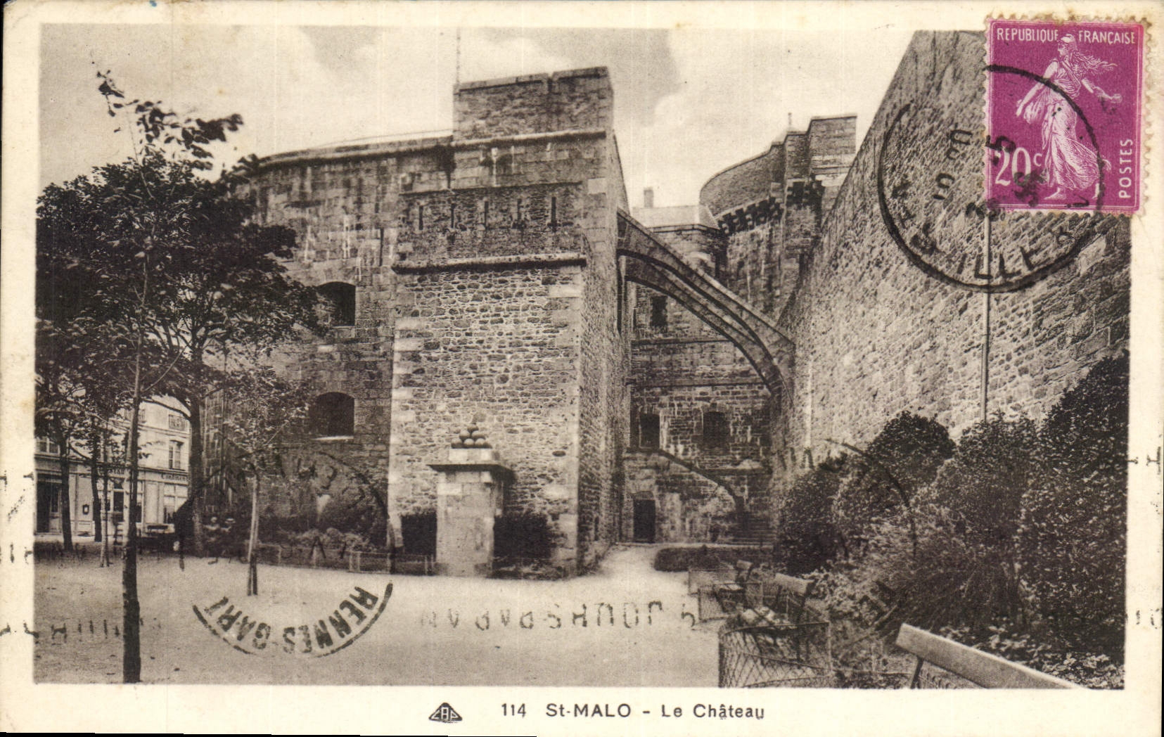 VINTAGE POSTCARD St Malo the Castle