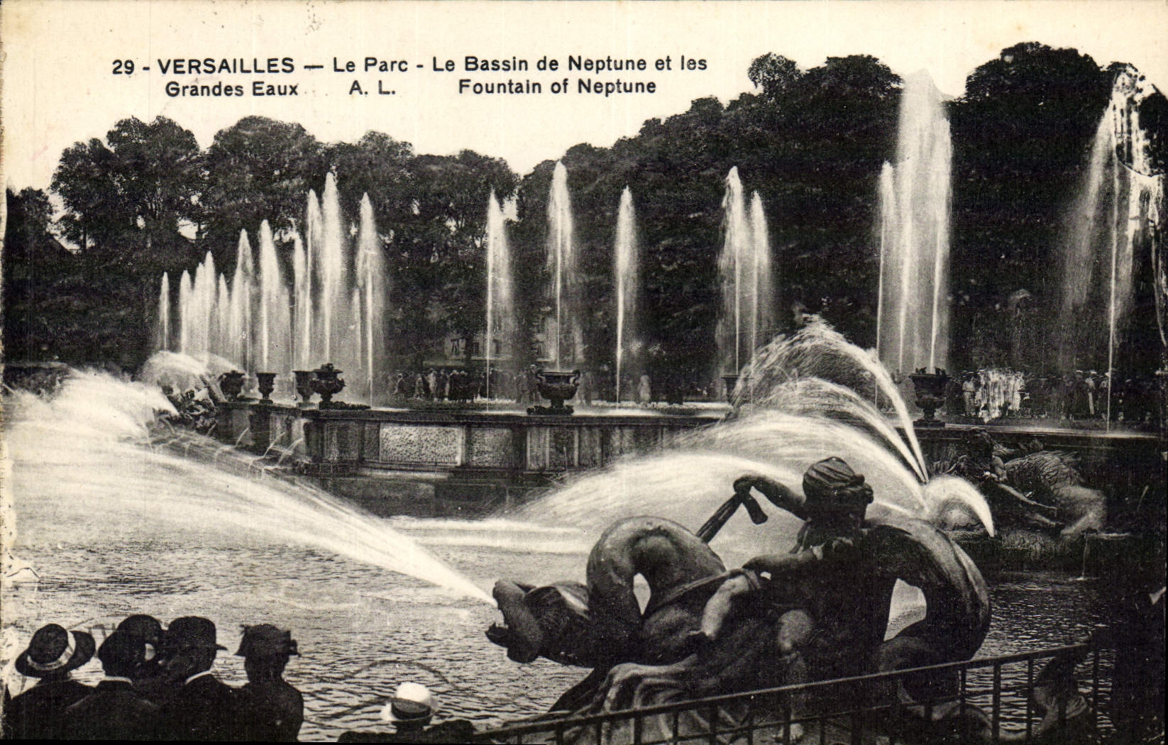 VINTAGE POSTCARD Versailles the Park the Basin of Neptune and large water