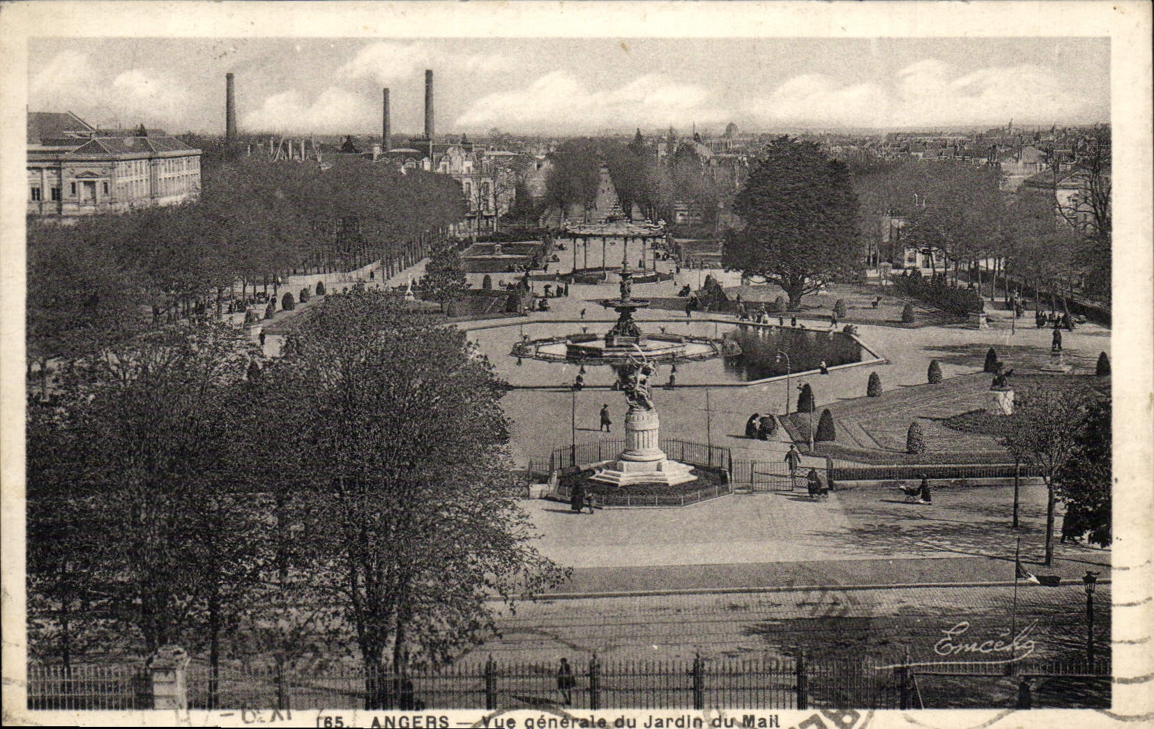 CPA Angers Vue generale du Jardin du Mail