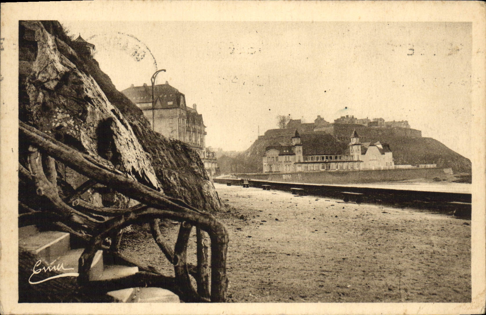 CPA Granville Le casino vu de l'escalier des falaises