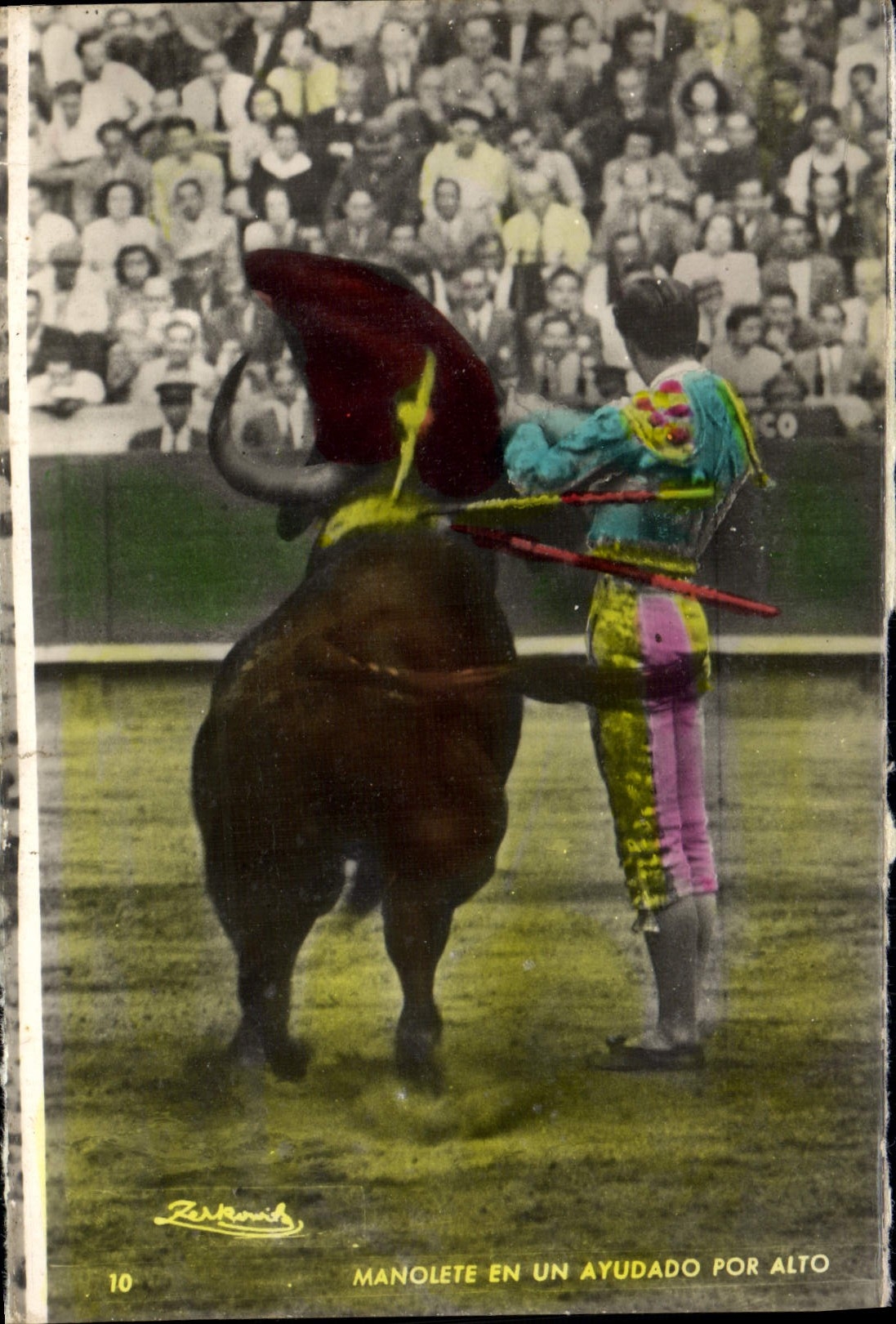 CPA Manolete en un Ayudado por Alto Corrida Taureau