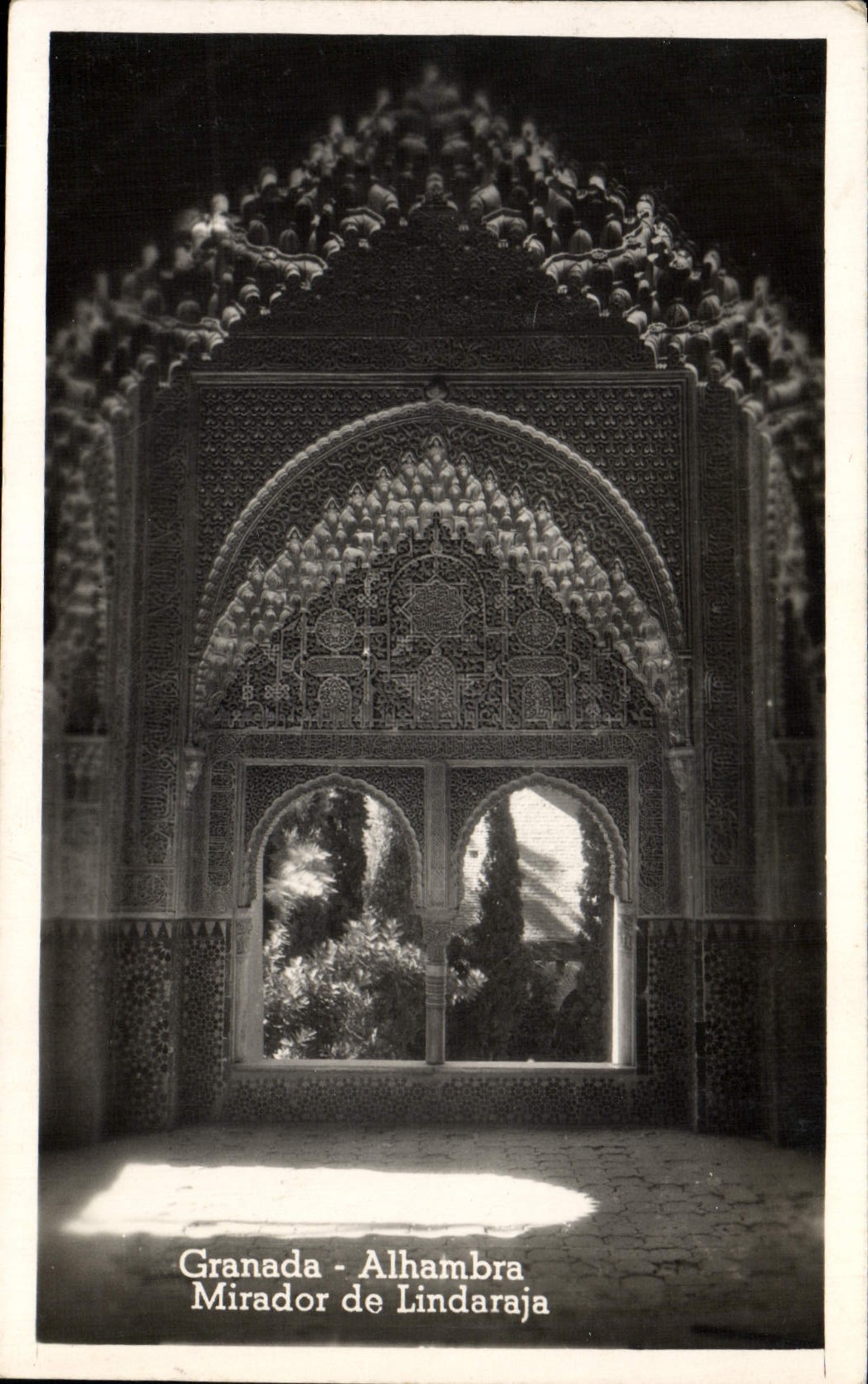 CPM Granada Alhambra Mirador de Lindaraja