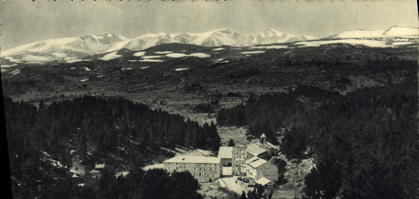 CPA Font Romeu L'Ermitage et la Chaine du Carlitte
