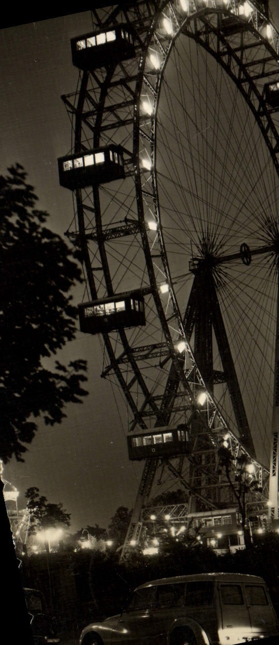 CPM Wien bei Nacht Riesenrad Automobile Manege Foire