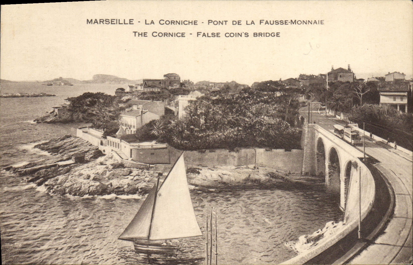 CPA Marseille La Corniche Pont de la Fausse Monnaie Bateau