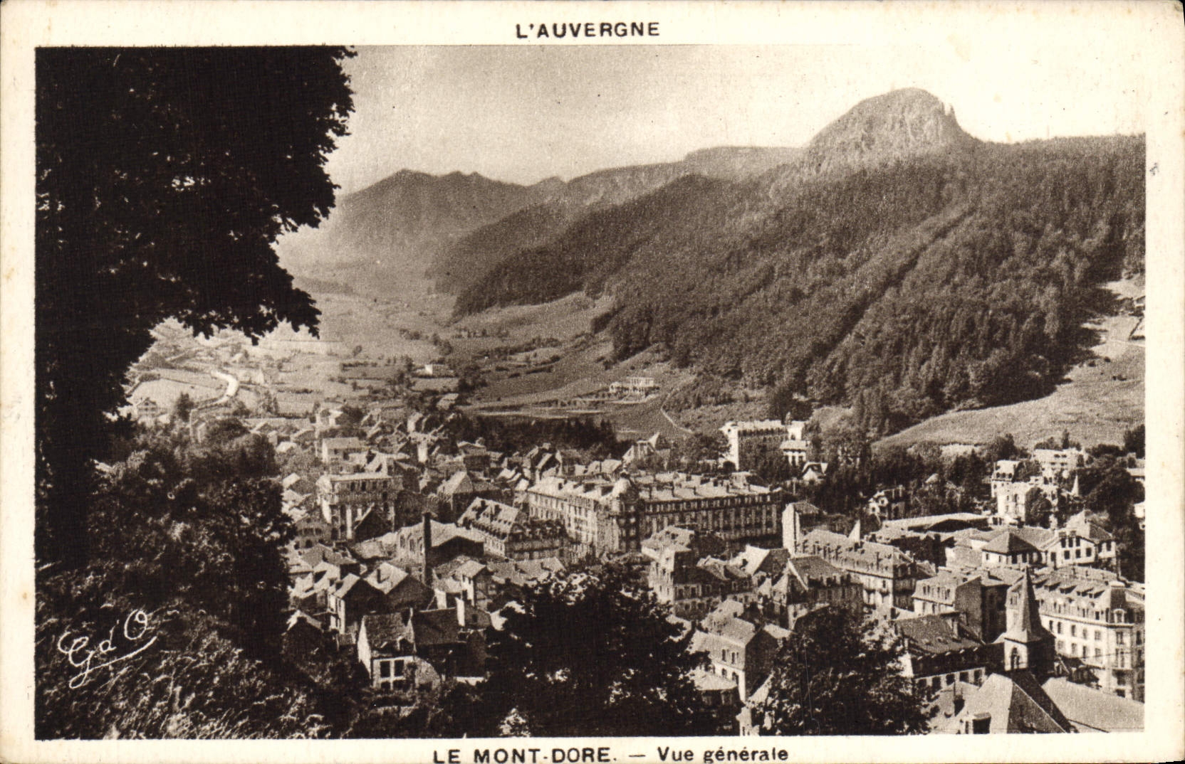 VINTAGE POSTCARD Auvergne the Mount Gilds View