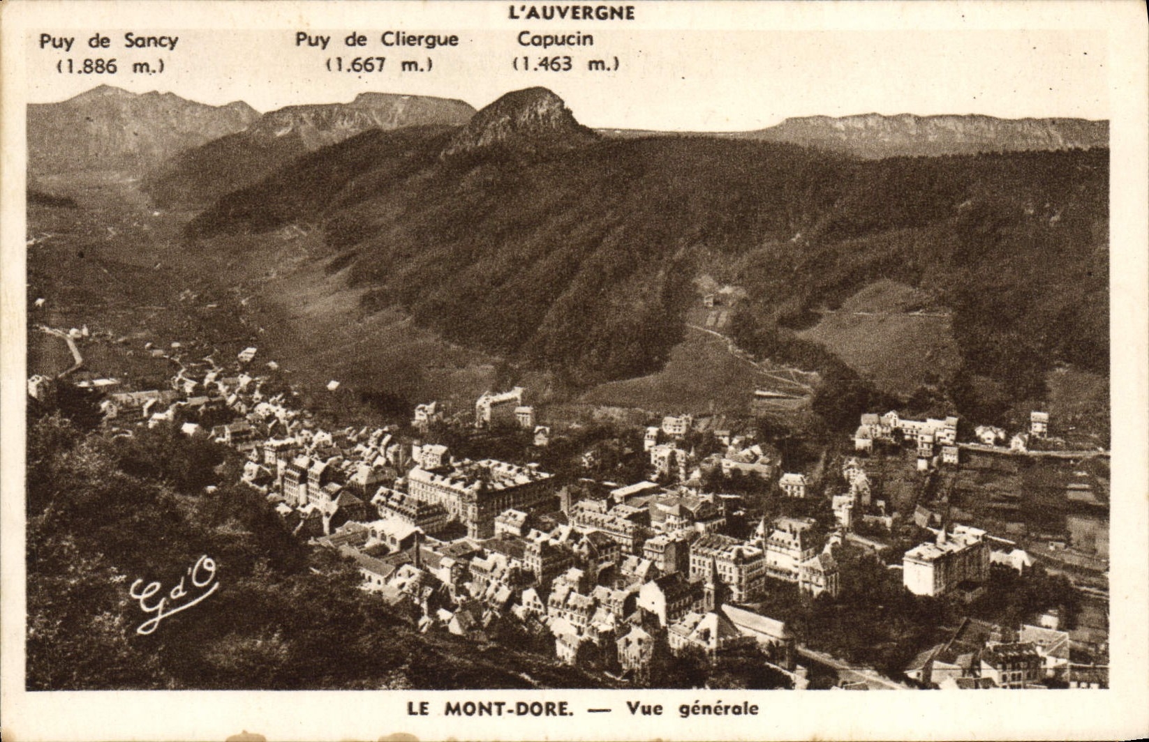 VINTAGE POSTCARD Auvergne the Mount Gilds View