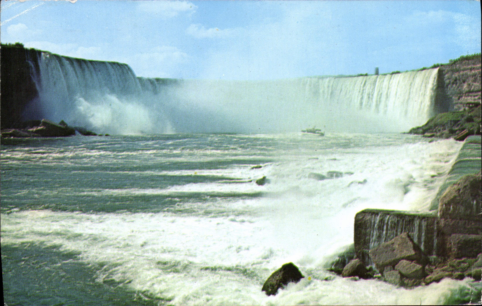 MODERN CARD Maid off the Mist sails near the Canadian Horseshoe Falls
