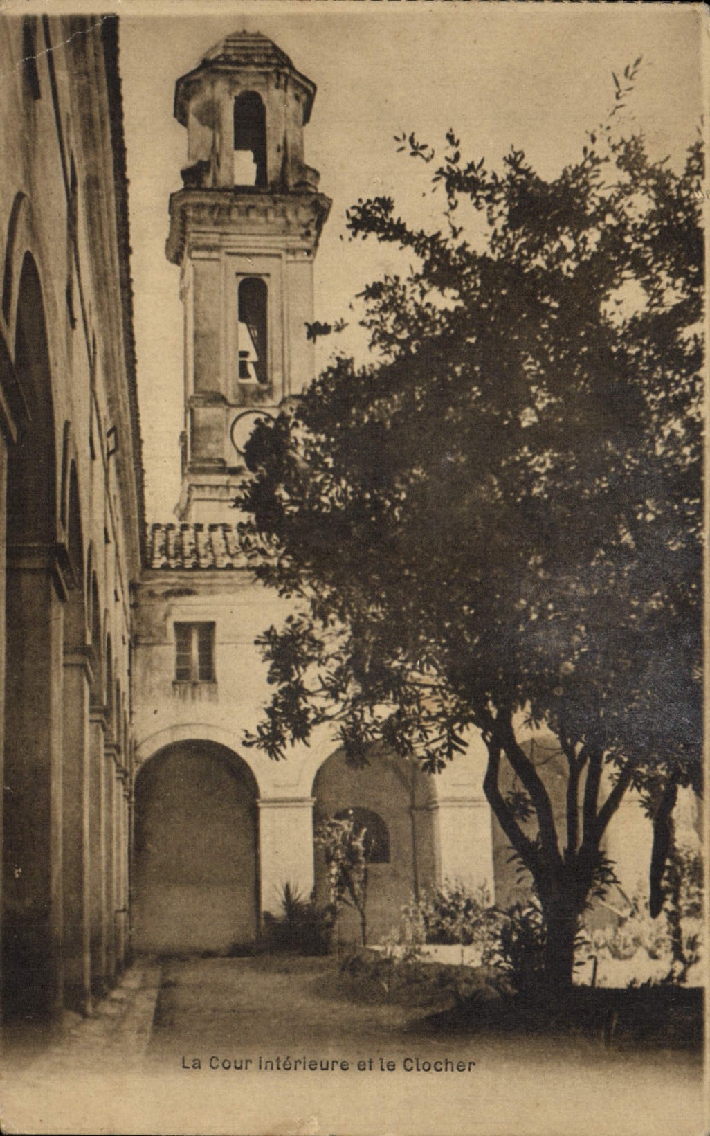 Corte interior de la POSTAL de la VENDIMIA y la Campana-torre