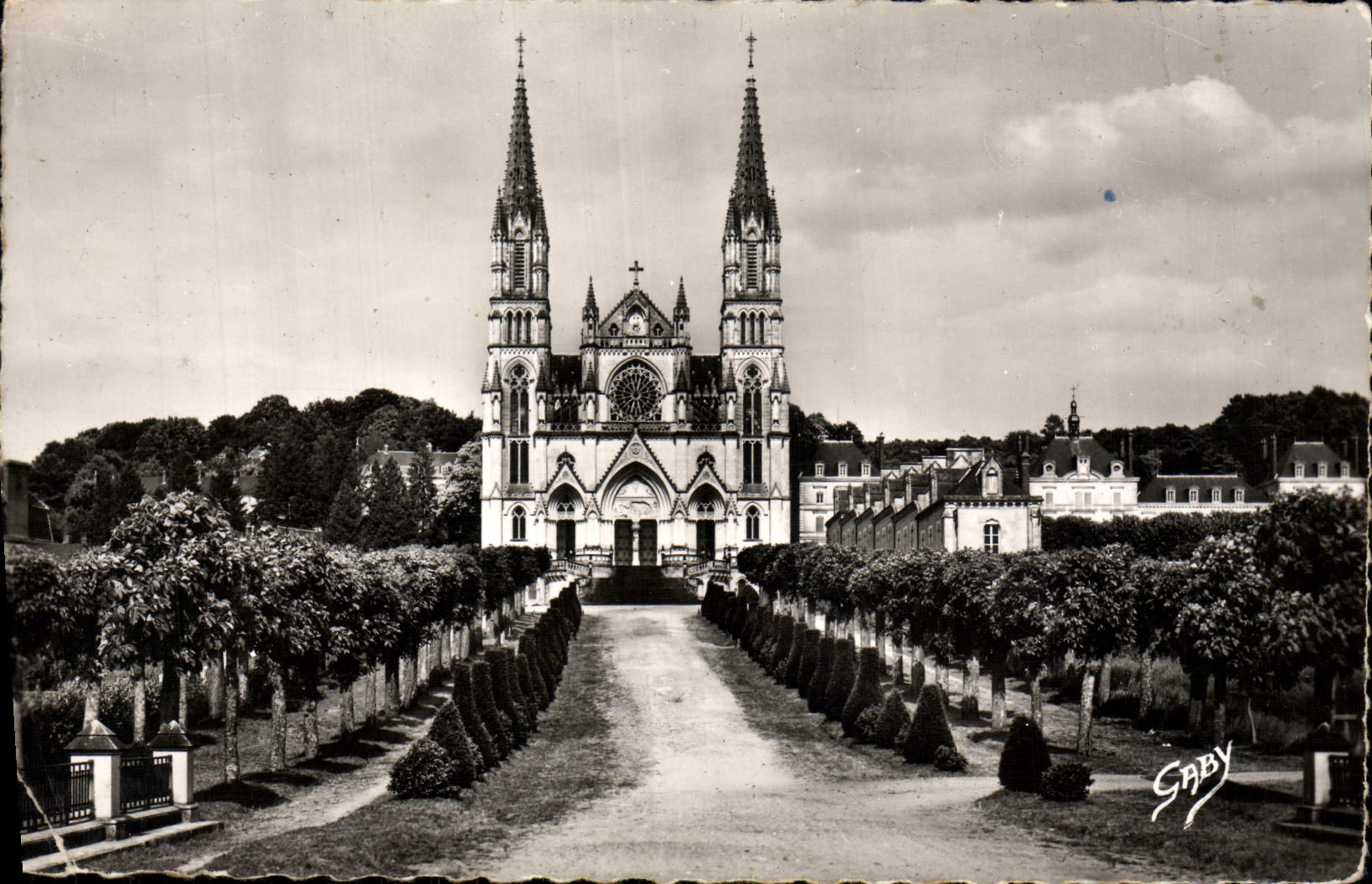 CPM La Chapelle Montligeon La basilique