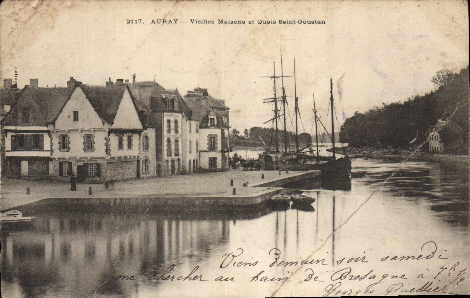 VINTAGE POSTCARD Auray Old women Houses and Quays Saint Goustan Sailing Boat