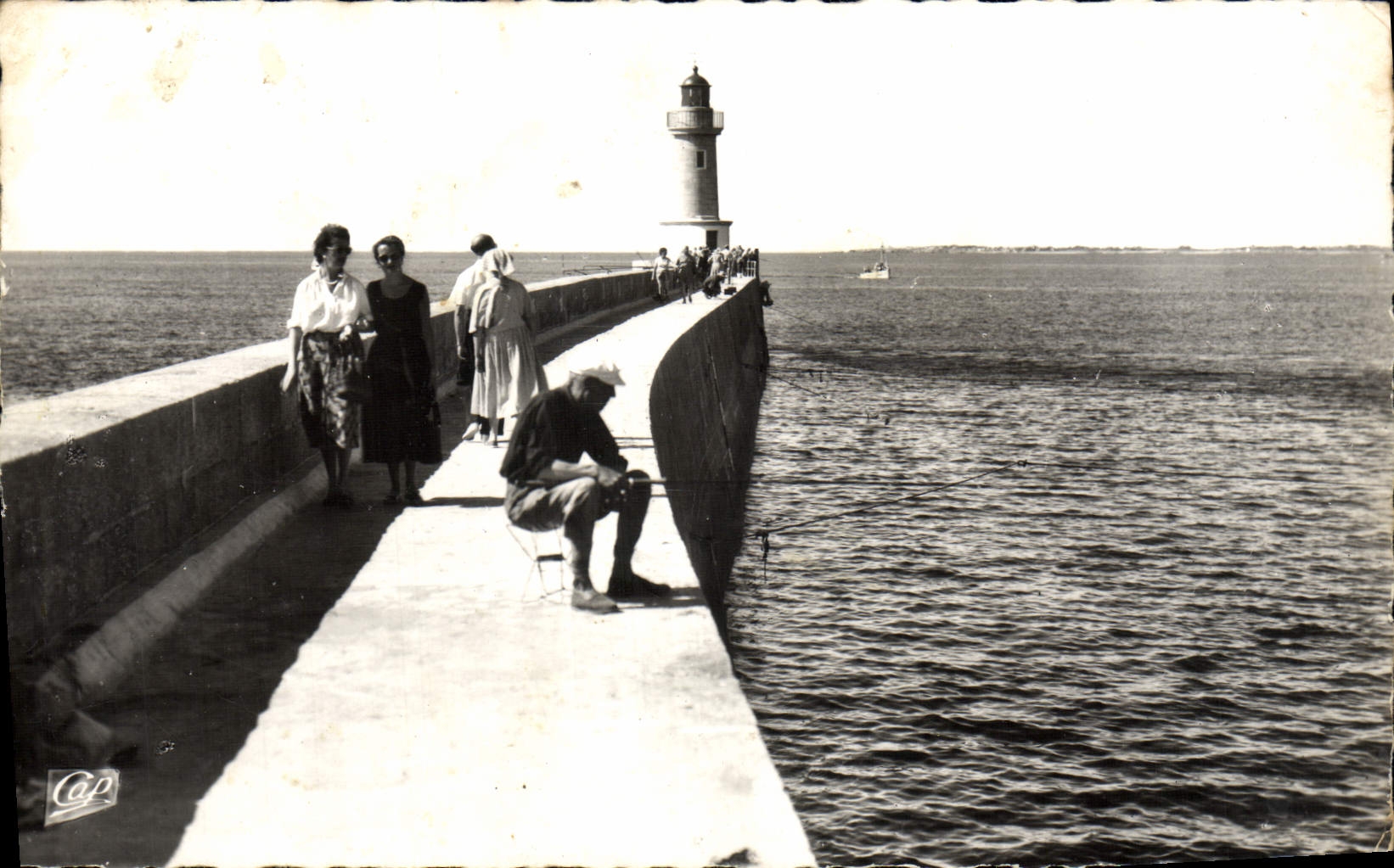 POSTAL MODERNA Croisic el embarcadero y el Sinning de los pescados del faro