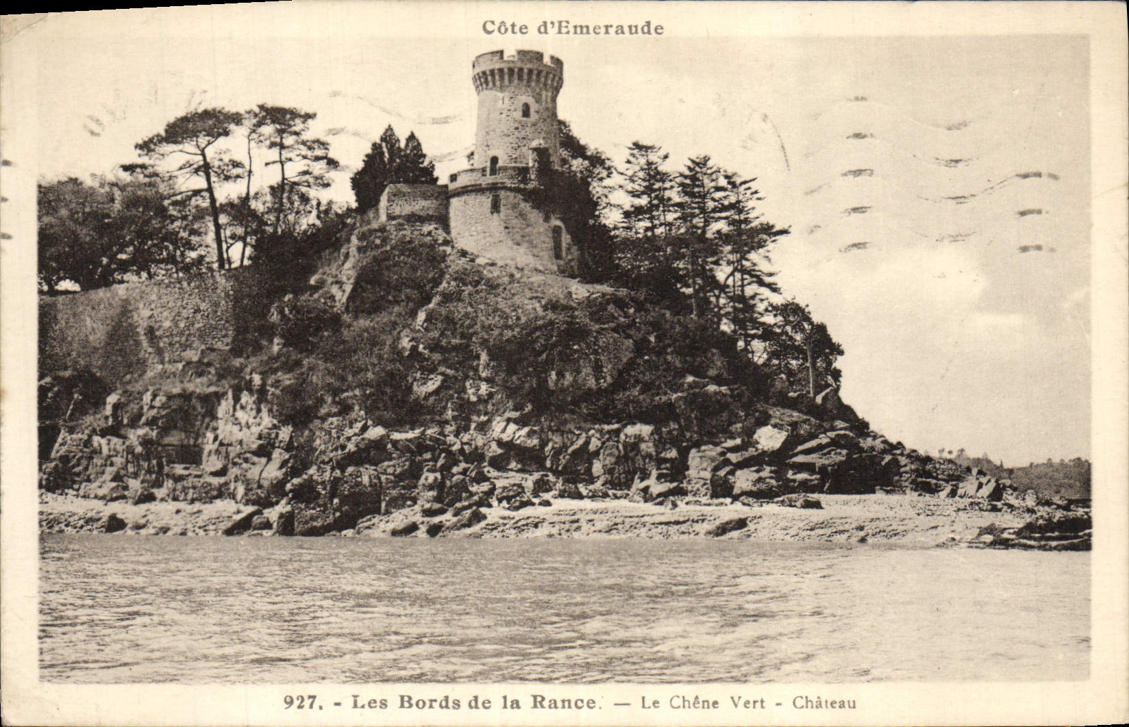 CPA Les Bords de la Rance Le Chene Vert Chateau