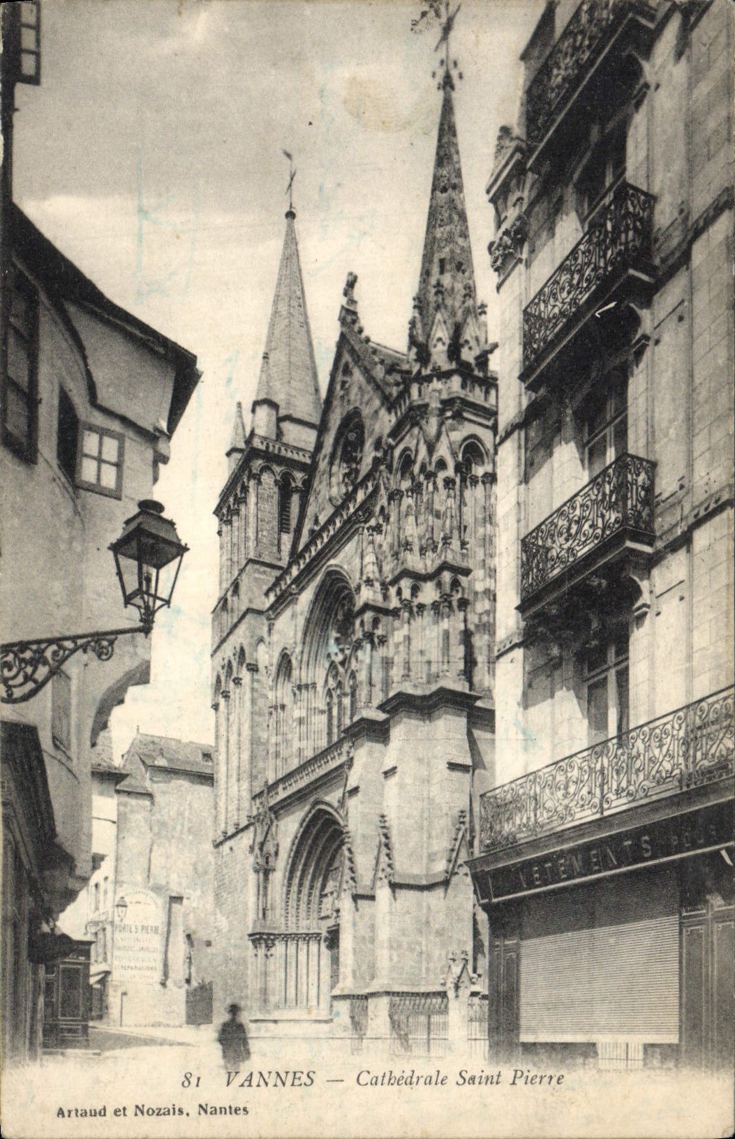 VINTAGE POSTCARD Valves Catbedrale Saint Pierre