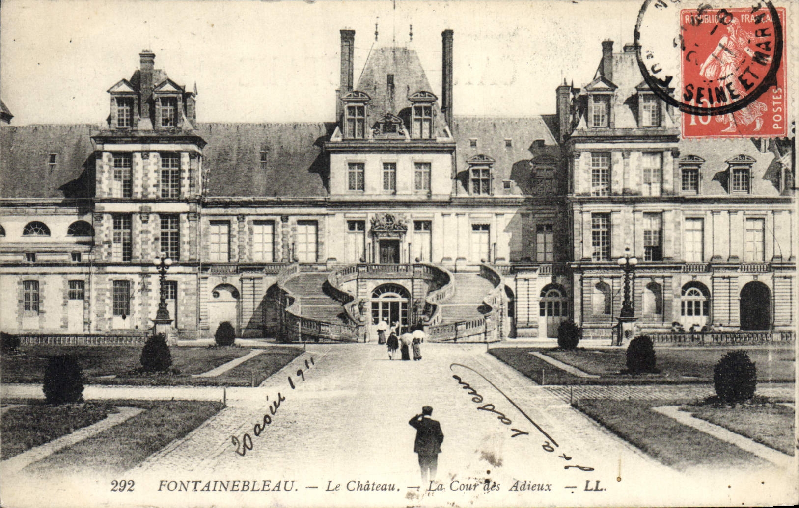 VINTAGE POSTCARD Fontainebleau the Castle Court of the Good-byes