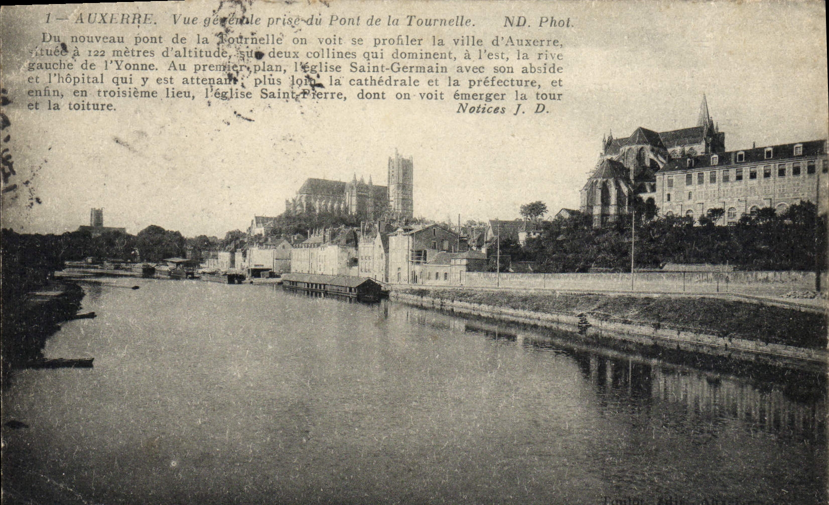 CPA Auxerre Vue Generale Prise du Pont de la Tournelle