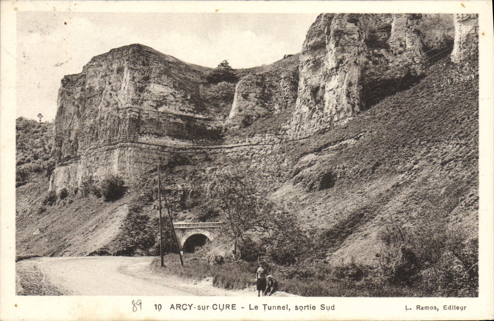 VINTAGE POSTCARD Arcy on Cure the southern Tunnel Left