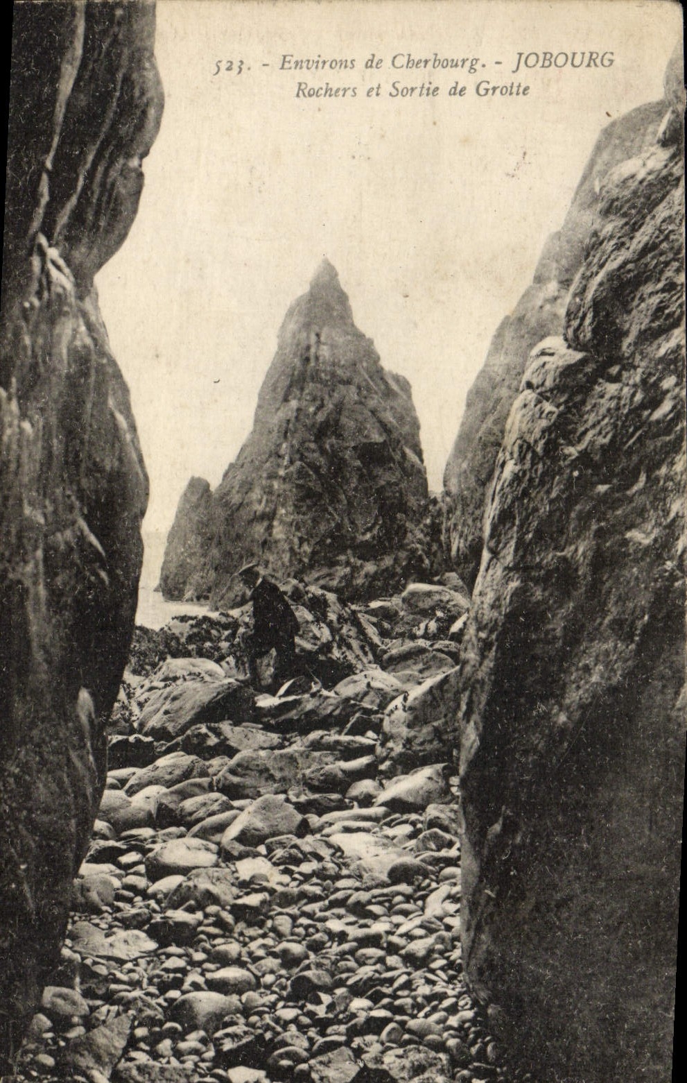 CPA Environs de Cherbourg Jobourg Rochers et Sortie de Grotte
