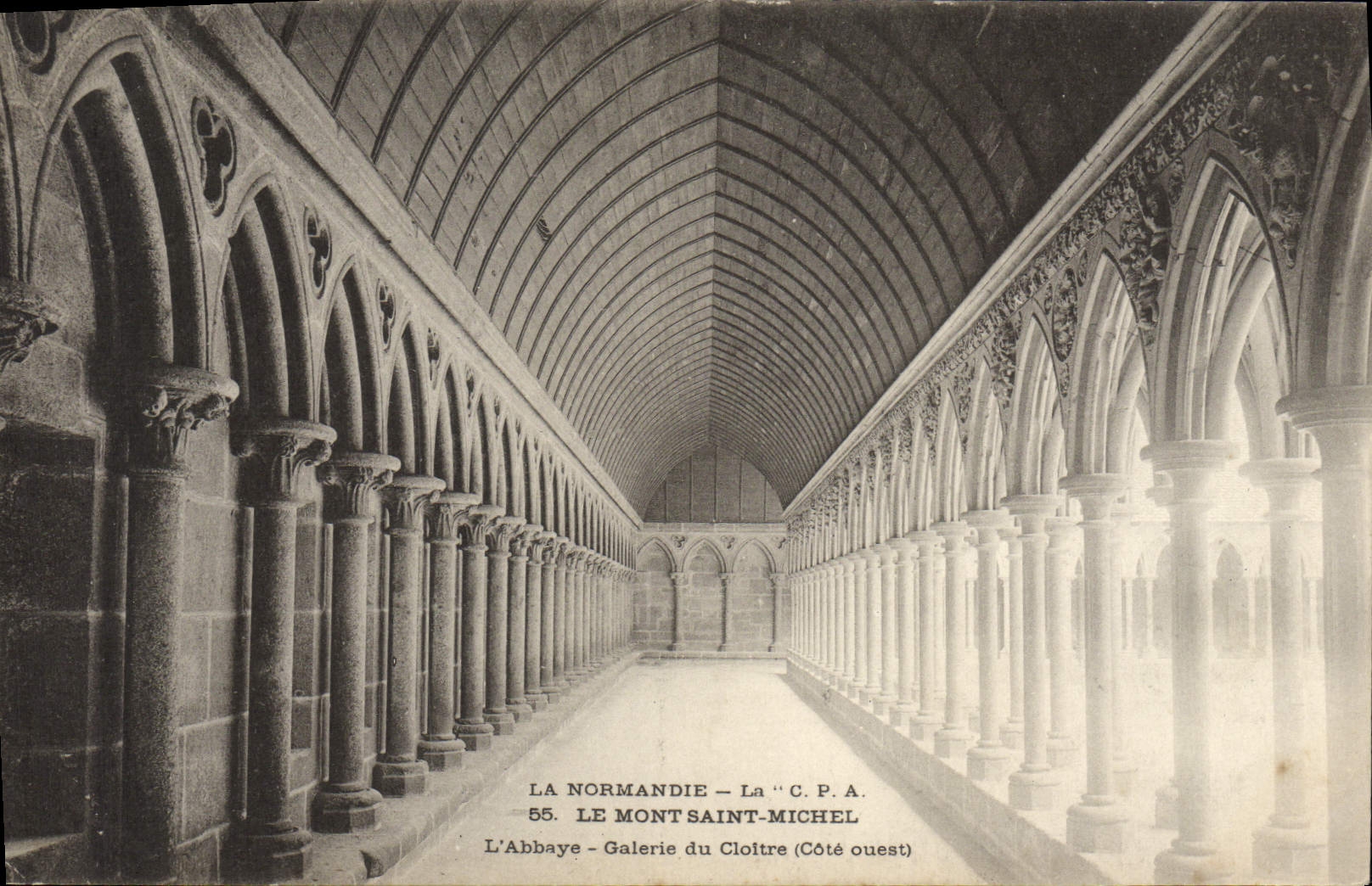 CPA Le Mont Saint Michel L'abbaye Galerie du cloitre